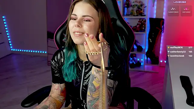 QueenAliceX - Give me pleasure
