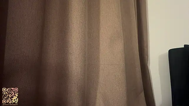 SherikaIwanicki - free my tits! and ride pillow