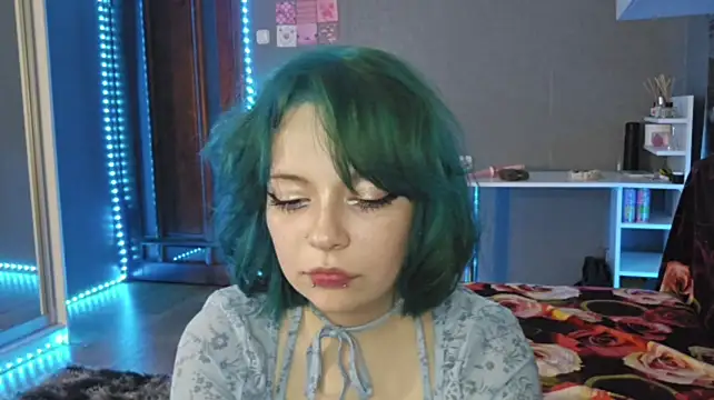 YunLettinga - to show off my sexy collarbones ^^
