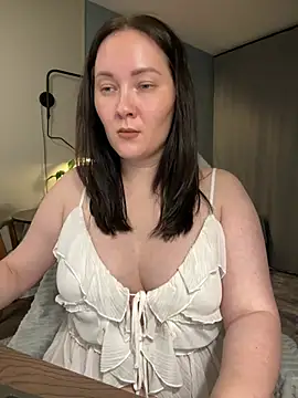 Kiss_My_Body - take off shorts for the entire stream