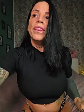 EmilyDiazofficial - Boobs Flash