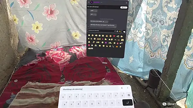 JungleFeverVR - finger ass