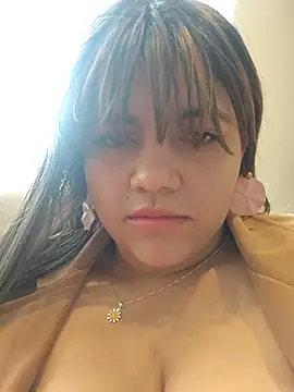 Ivy_enjoy - Oil my tits in bus
