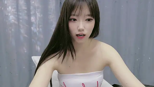 Luckyuyu66 - 你像个礼物一样 出现在我的世界里