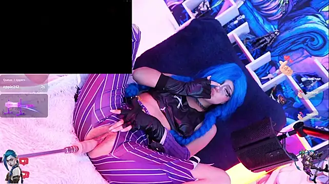 Jinx-- - Show+oil on Jinx's feet 🦶😋