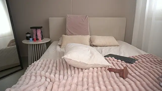 Veronique_ - ALL NAKED