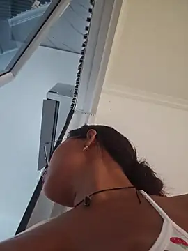 Andrea_Mcfly - Domi ON MY CLIT x5min + plug anal 🌸