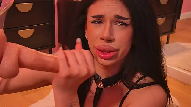 ReinaTriana - DIldo fuck missionary
