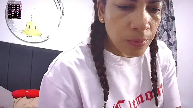 Sara_smith45 - squirt mare cum