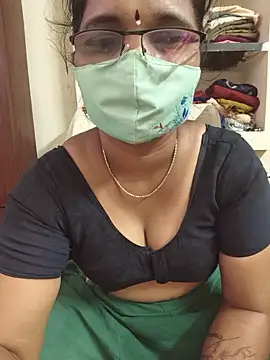 Tamilyazhini19