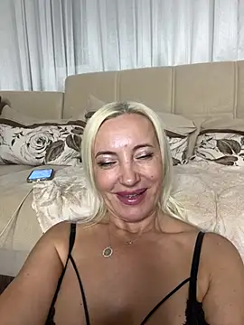 Eva07 - Fingers in my wet pussy + squirting