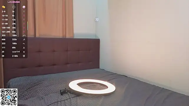 FayeLivingston - melt ice on my tits