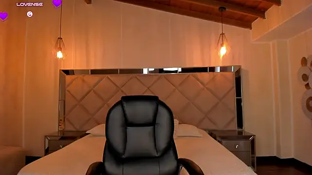 MaryLewis_ - Striptease