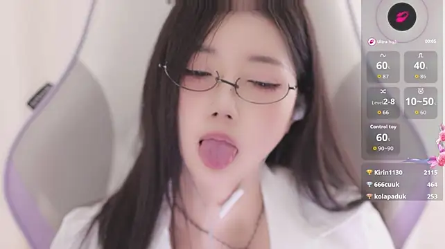 Kitty_baby77 - 完成任务脱内裤含嘴里