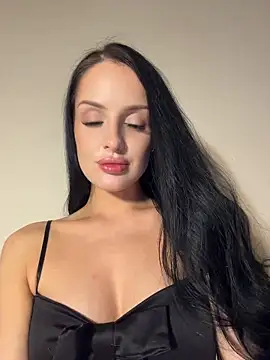 Evaryn - Fucking pussy with dildo