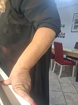 Iolanda69 - Flash tette Cucinando