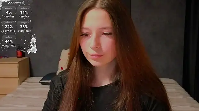 Nivorelle - mash naked boobies close to cam