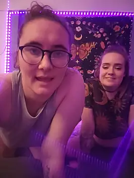 AndHerXO - Adele gets fingered & pussy eaten