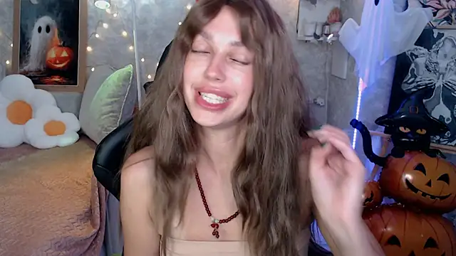 NickyAdamidi - Nicky the Tigress🥵