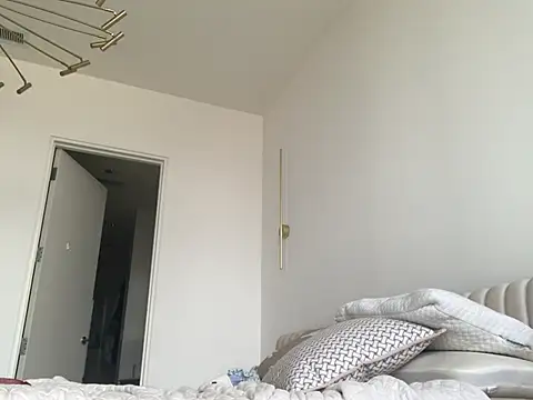 TheFitFreak - Show tits and flex them
