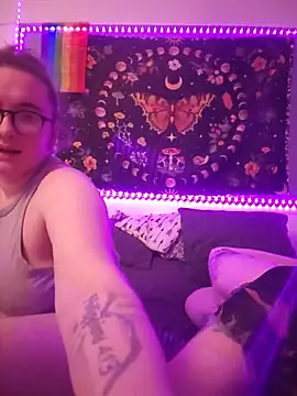 AndHerXO - Adele gets fingered & pussy eaten