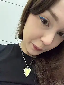 Peachy_Dream - squeeze my boobs under top + moan