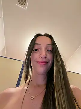 BelleLouiseVp - Shake my Ass