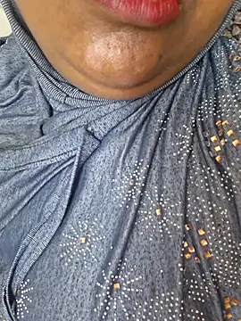 Tamilfathima - Boob milk show