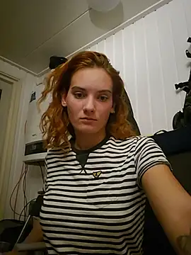 Sweetsophie69 - boobs out 5 min