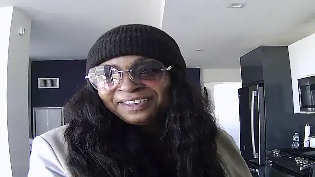 MSweetLindaParks - Ass Play with finger