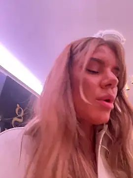SophieeCharm - Suck U Dry