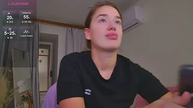 LovelyJessie - strip and show boobs