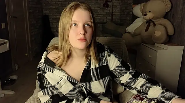 Ol1via - pussy play under panties!