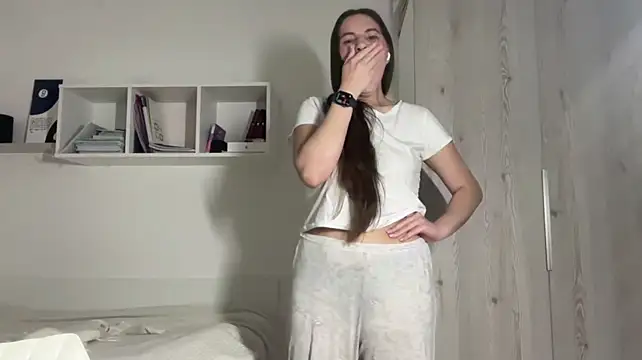 Rubymoonv - Take off my bra under the top🤭