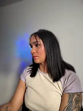 Isabella-Teen - Plug anal + twerk
