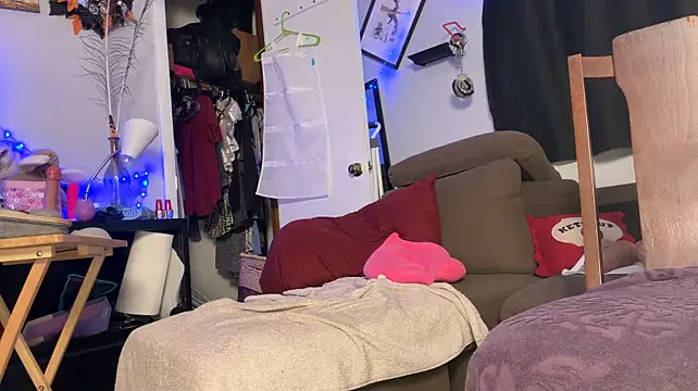 Alluringpixie - Naked 15 mins + 5 min ride dildo torso