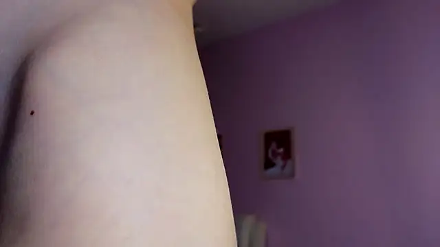 Colette_pretty - naked booty in doggy