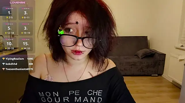 Finna_be - make my nipples hard under top