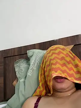 Miss_kanika76 - Oil show ass