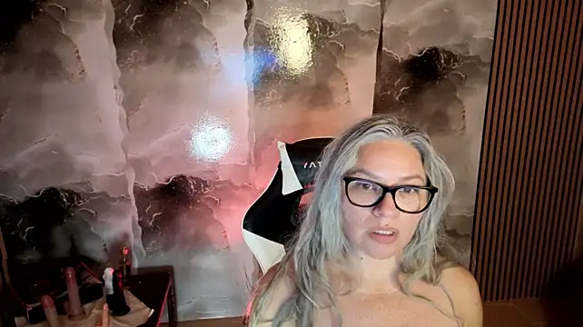 MarianL0ve - play with my tits👅🍒