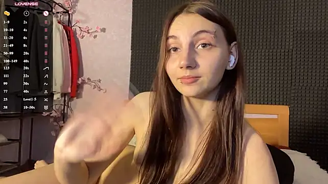AlisaBloom - Get into doggy style + spank me