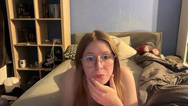 Thepretiestgirlhere