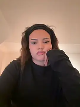 Ayla-18 - Show my cute Ass 😈