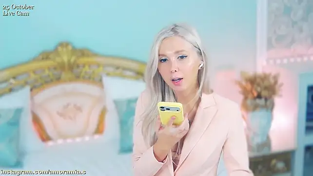 Amoramias - Sensual Striptease