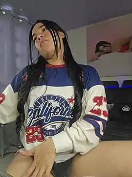 Lolitta_xxx - drink a beer love 🥃+ finger in the ass