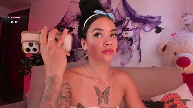 Pretty_pettite - Show Some Skin