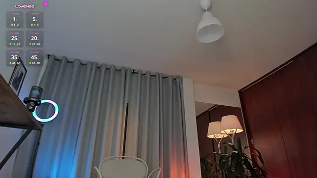 Karinnixx - Play Domi