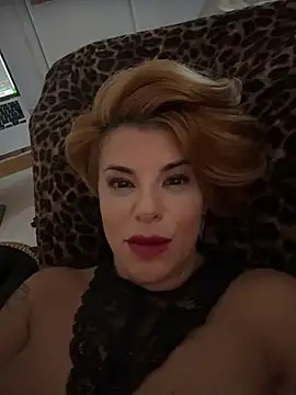Selvaggia_official83 - naked in the bed hot