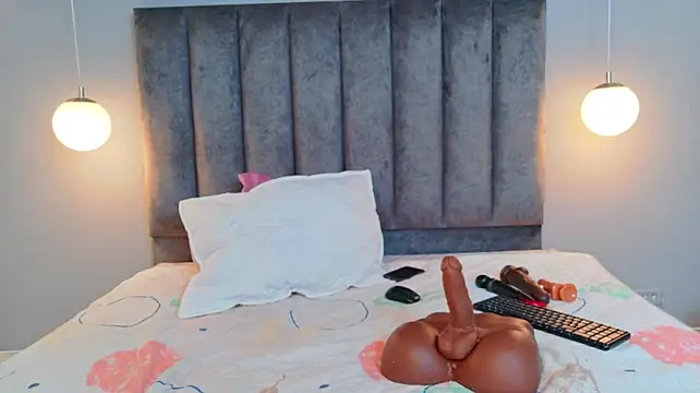MiiaHot