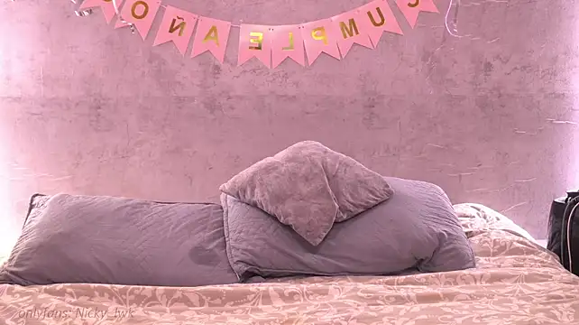 Nicky_and_Blake - show pussy